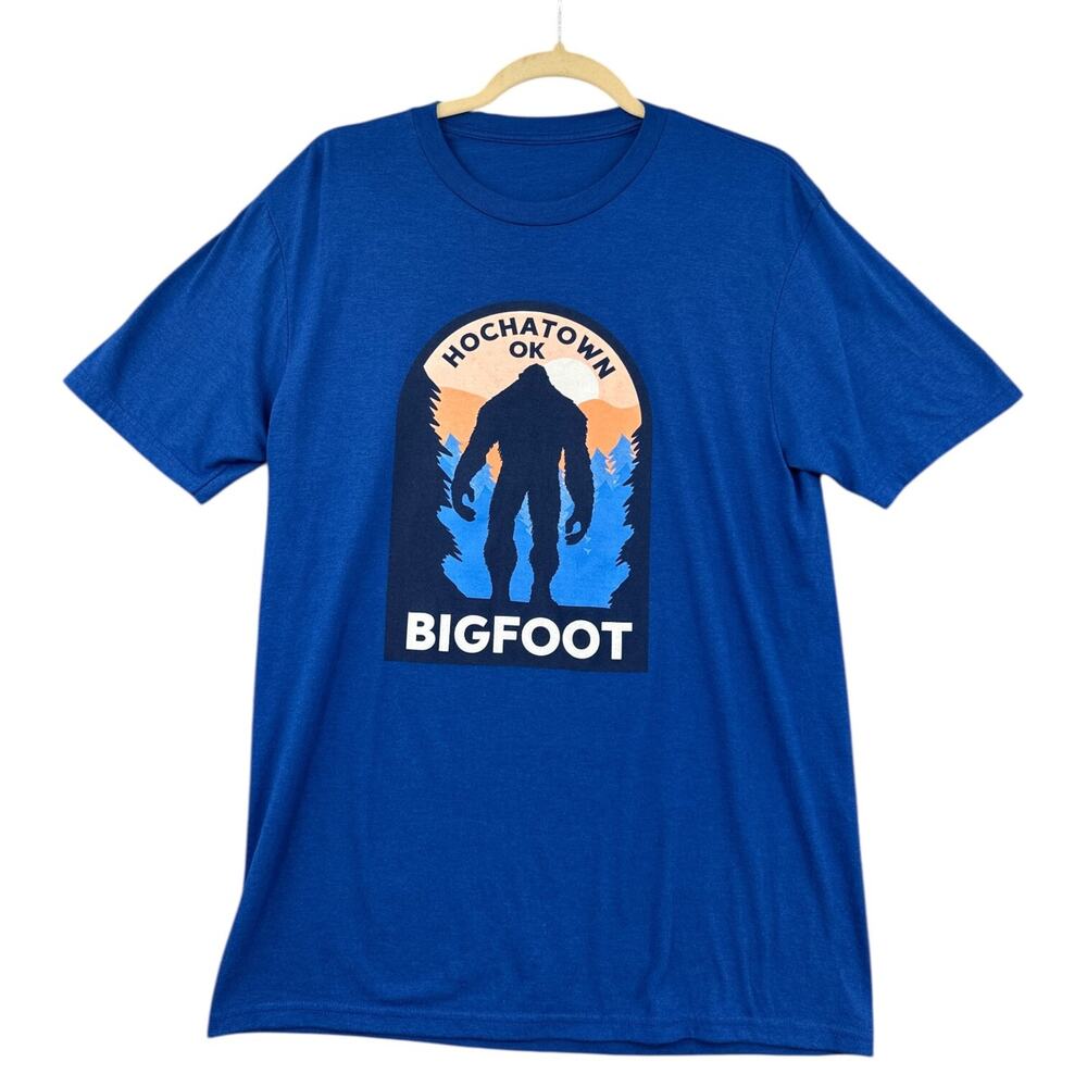 Bigfoot Blue Graphic Hochtown OK Graphic Short Sleeve T-Shirt‎ Size Medium
